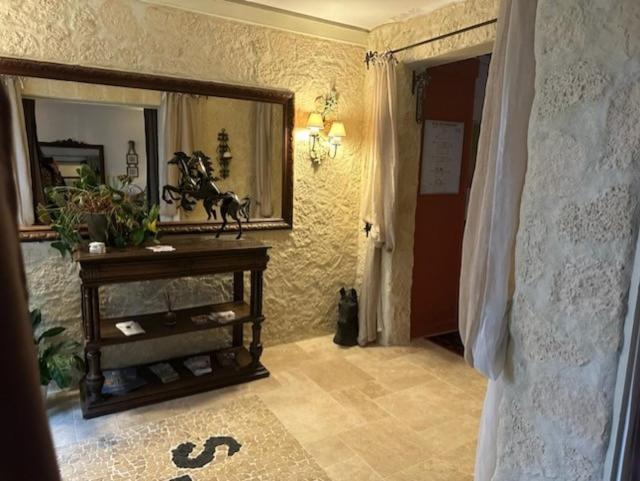Hotel Boutique Saint-Louis Лізьє Екстер'єр фото
