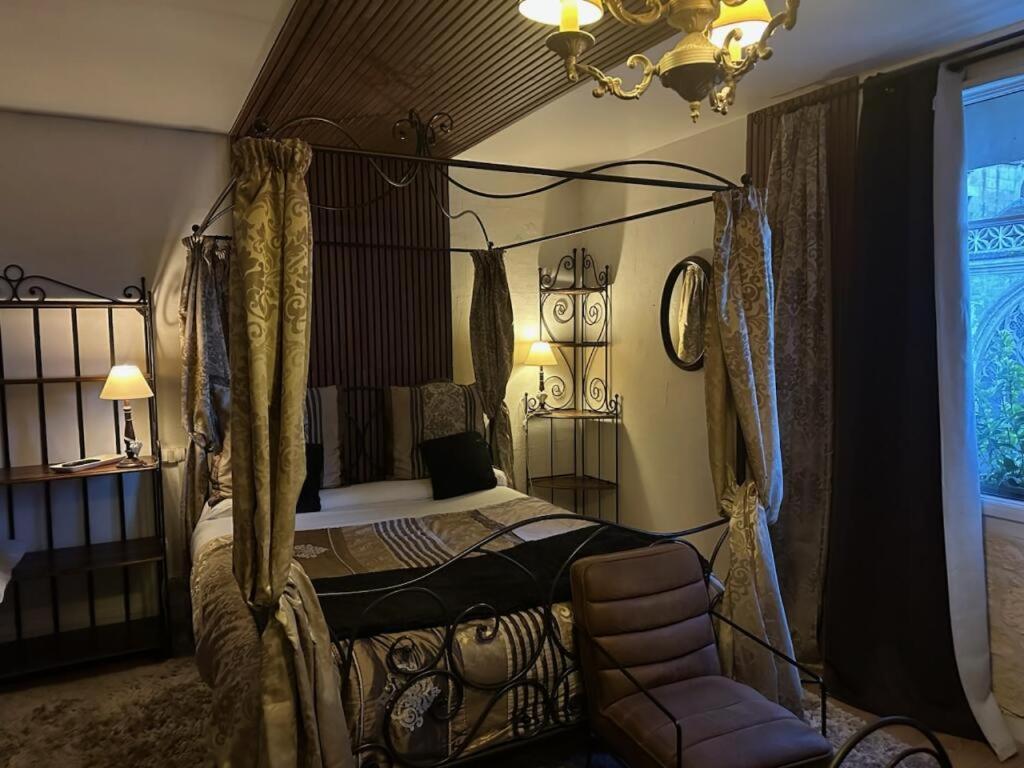 Hotel Boutique Saint-Louis Лізьє Екстер'єр фото